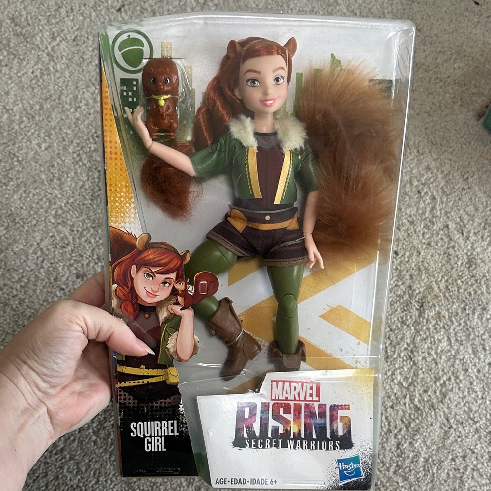 Marvel Rising Squirrel Girl Action Figure - Green and Brown